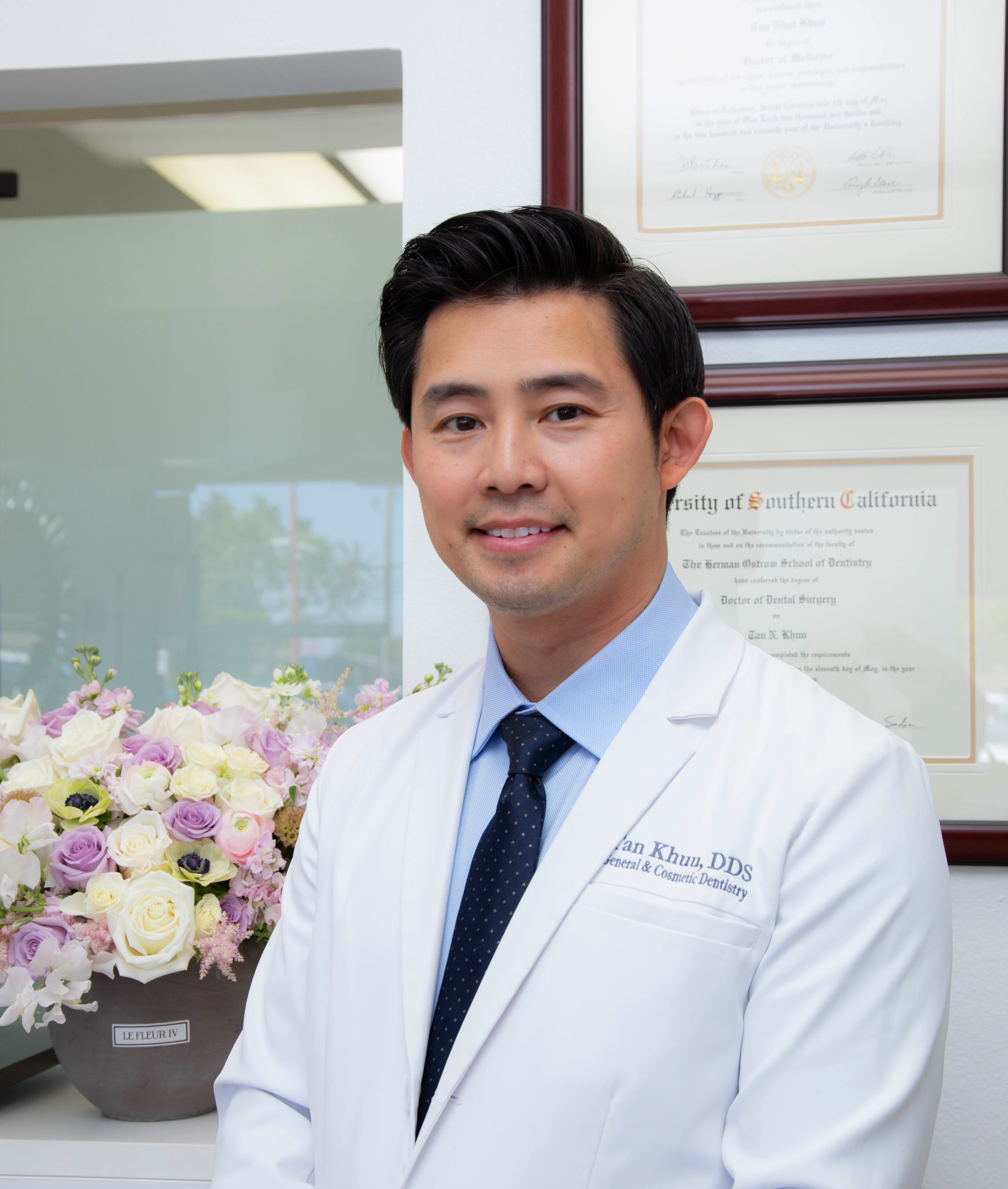 Portrait of Dr. Tan Khuu, DDS
